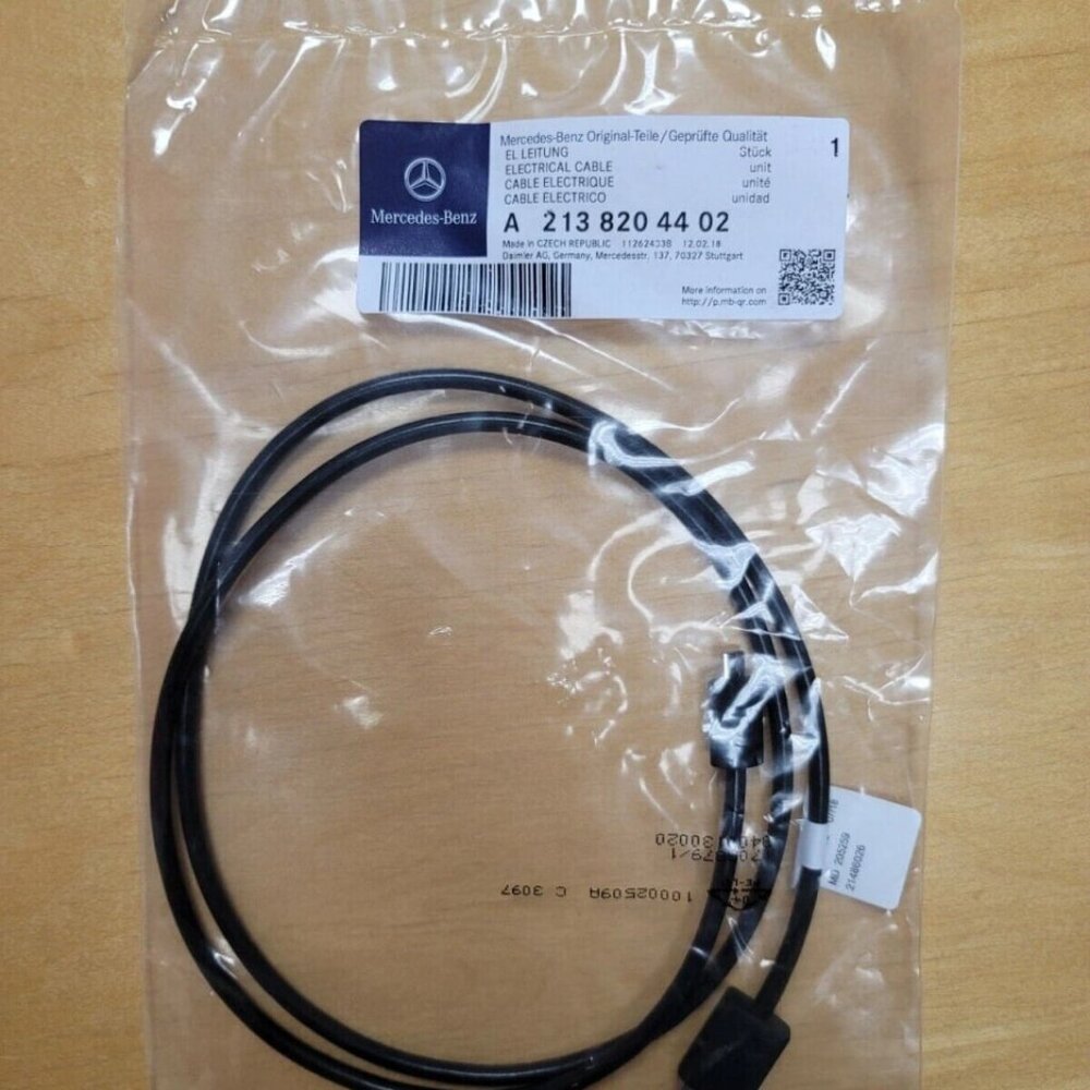 Mercedes-Benz OEM Android Micro USB Media Cable A2138204402